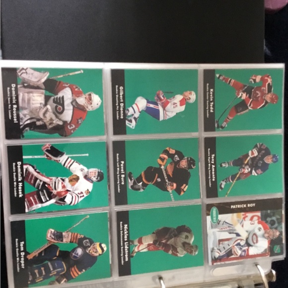 Hockey cards - Picture 3 of 4